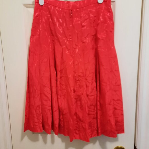 Pretty Pleated Fully Lined Skirt - Picture 2 of 3